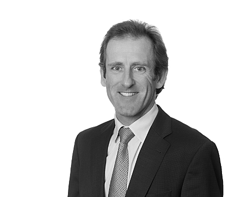 Alan Bluett manages the Banking & Treasury and Insurance recruitment practices within The Panel. In this role he focuses on recruiting from manager right up to executive level within Treasury, Risk, Compliance, Quant, Wealth Management, Corporate Treasury and Insurance.